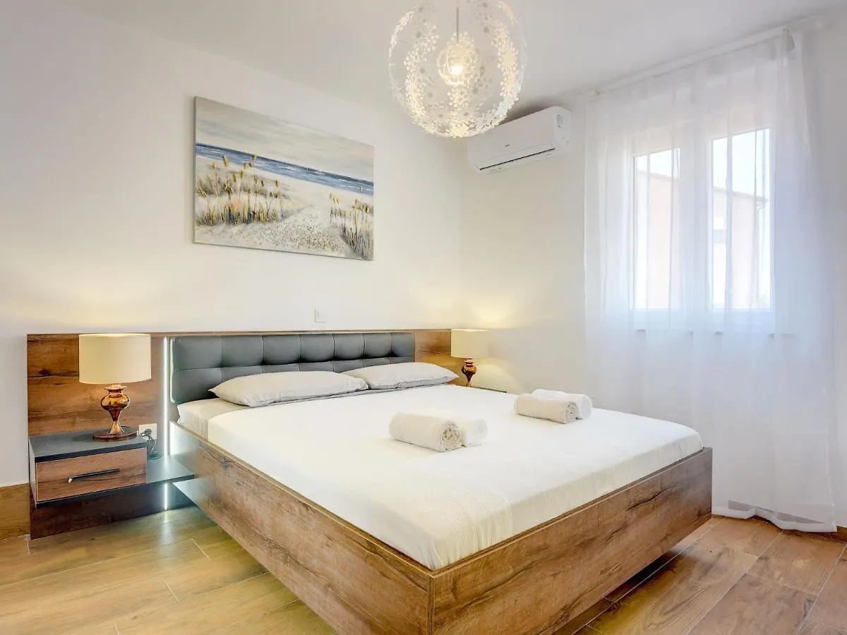 Villa Noemi By Interhome Liznjan