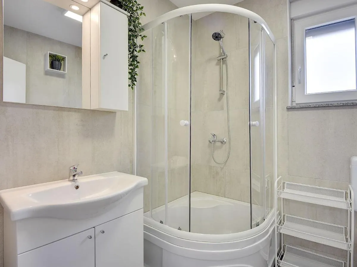 Villa Noemi By Interhome Liznjan