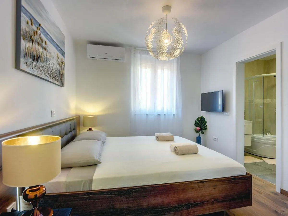 Villa Noemi By Interhome Liznjan