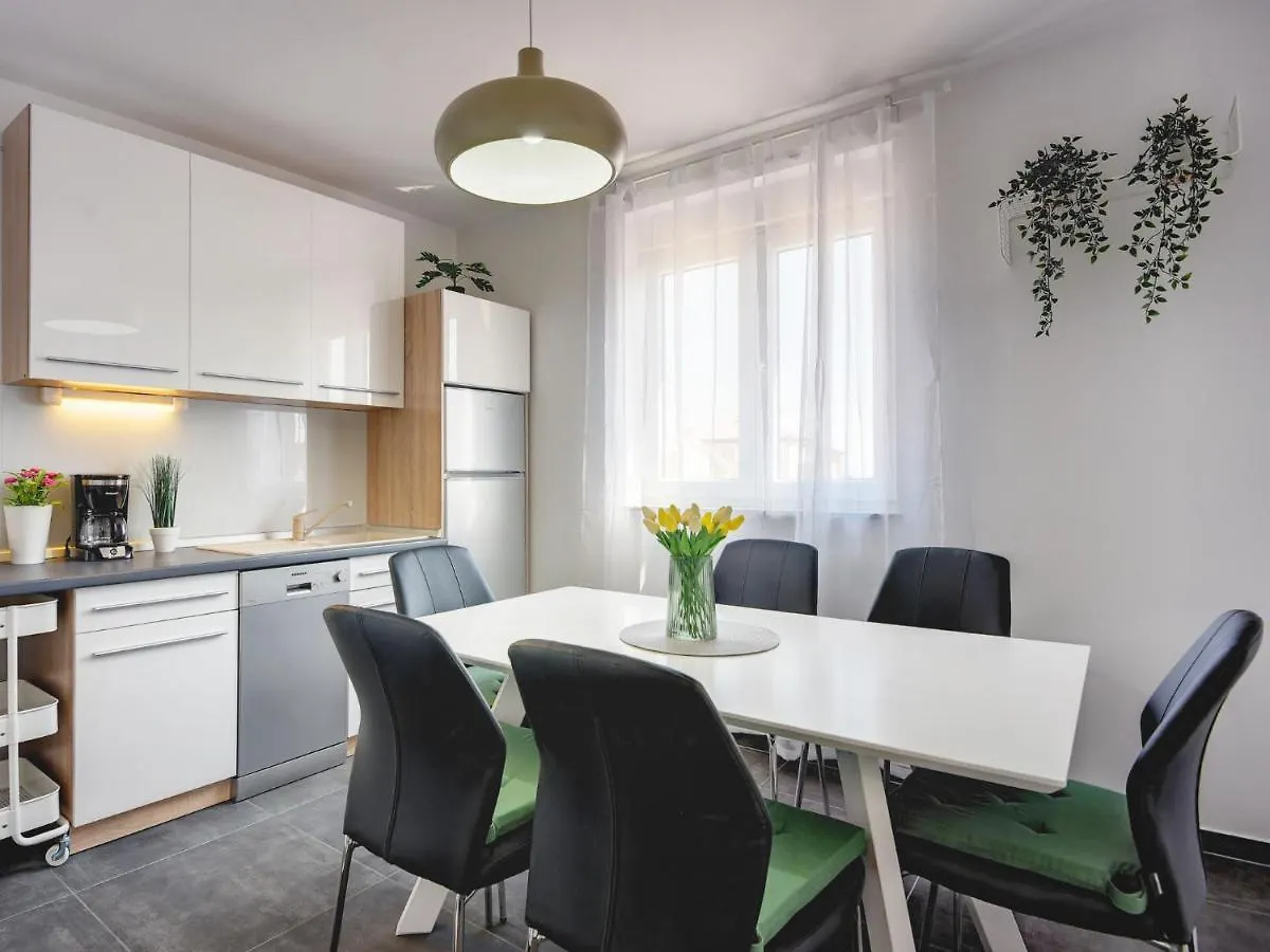 Villa Noemi By Interhome Ližnjan